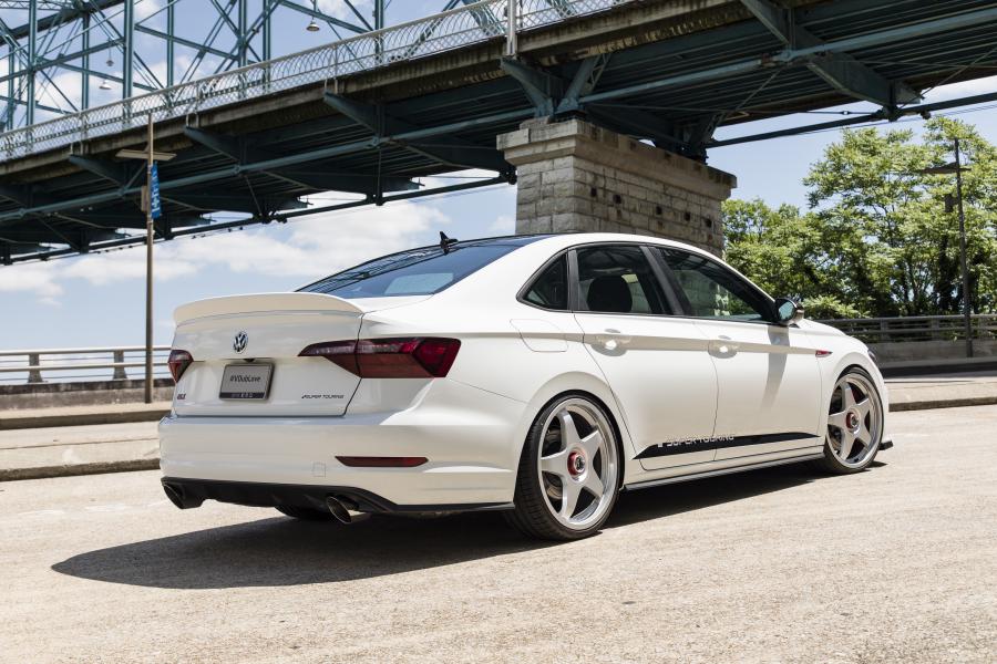  Volkswagen Jetta GLI Super Touring Concept 2019 года  (фото 2 из 4)
